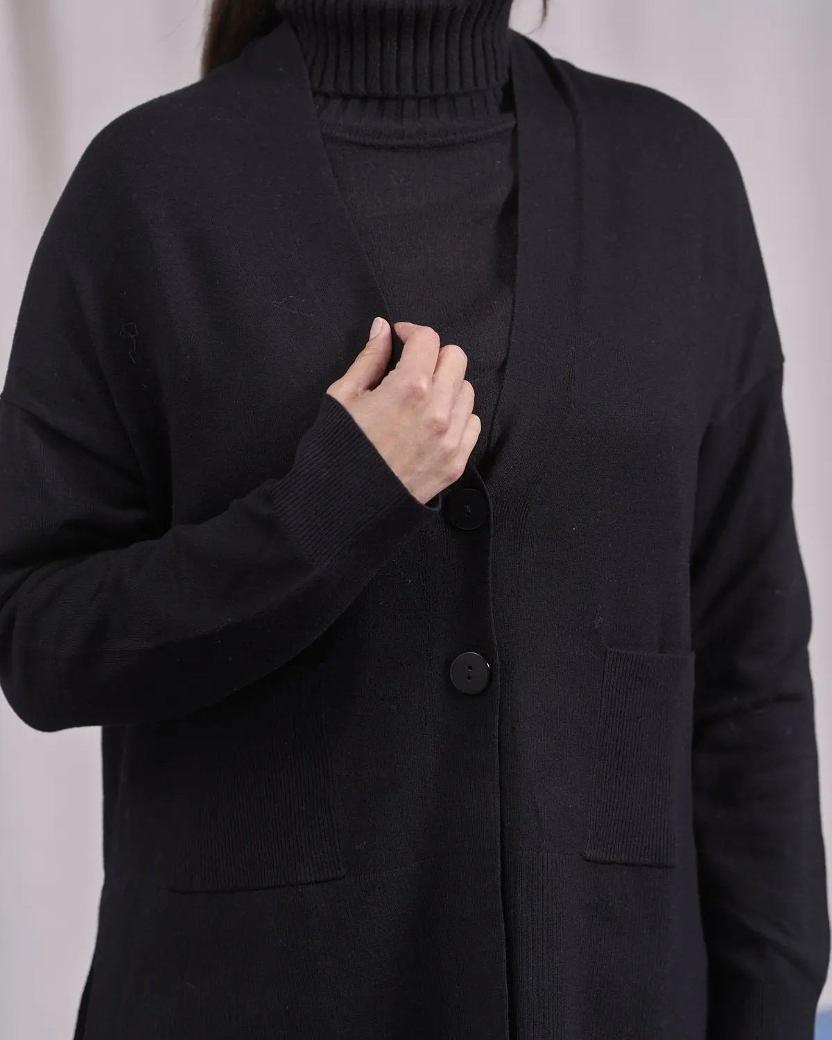 Cardigan con scollo a V e bottoni NERO IRONICA