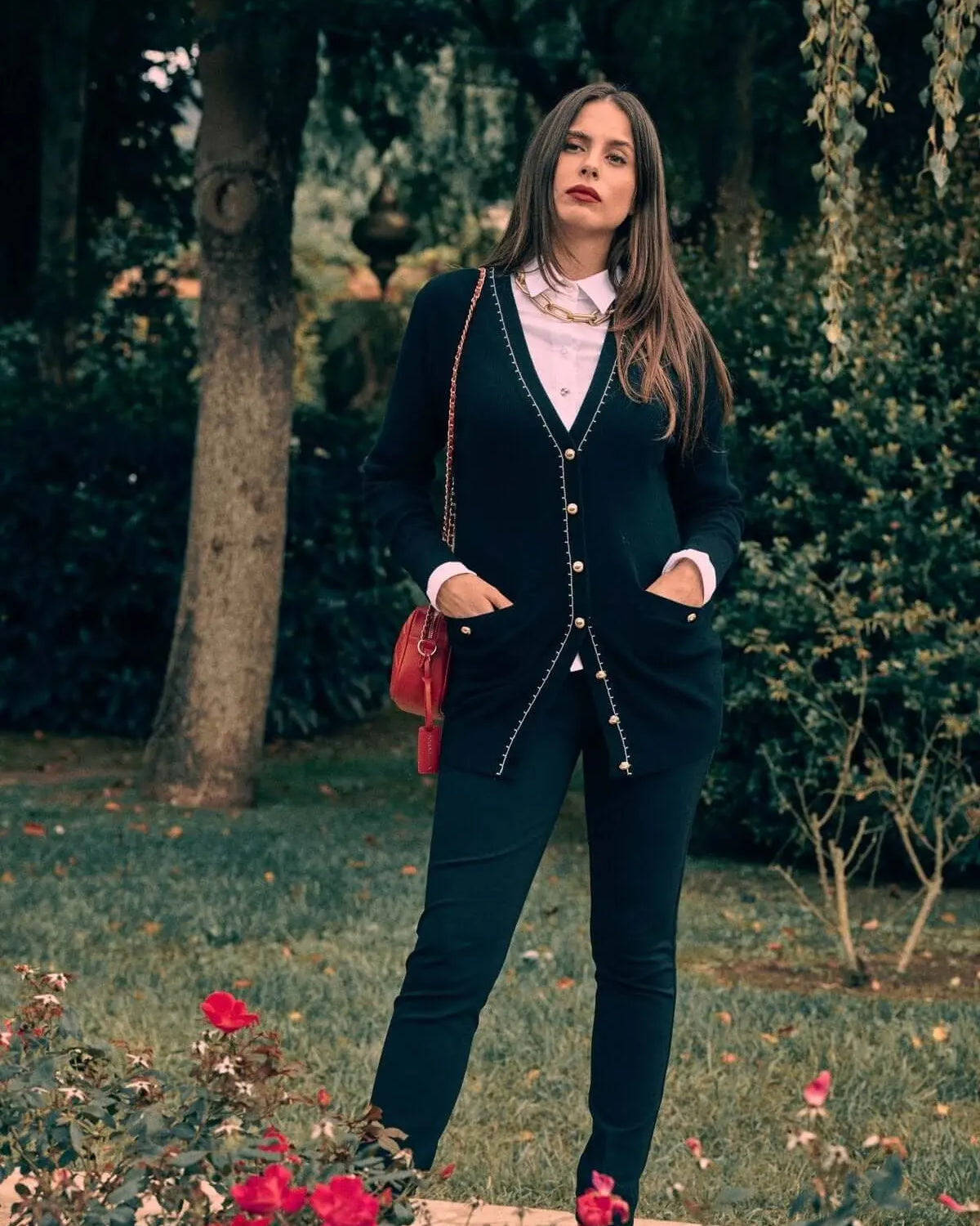 Cardigan midi con abbonttonatura frontale, taschini e dettagli gioiello NERO DORABELLA XL