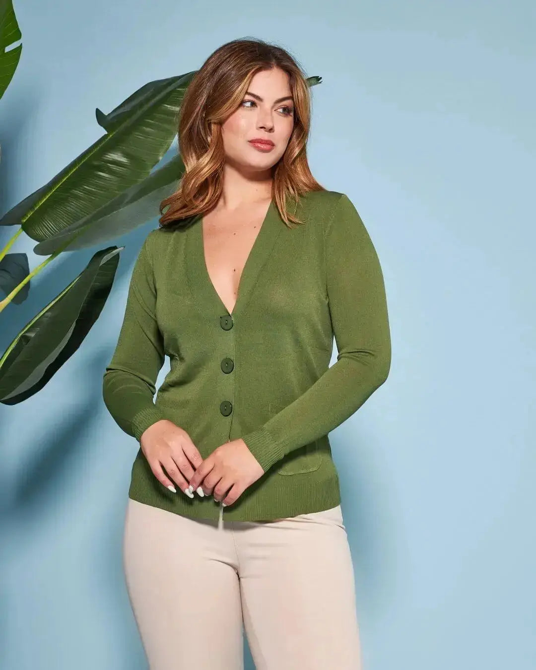 Cardigan scollo a V in maglia di misto viscosa con logo in strass. DORABELLA