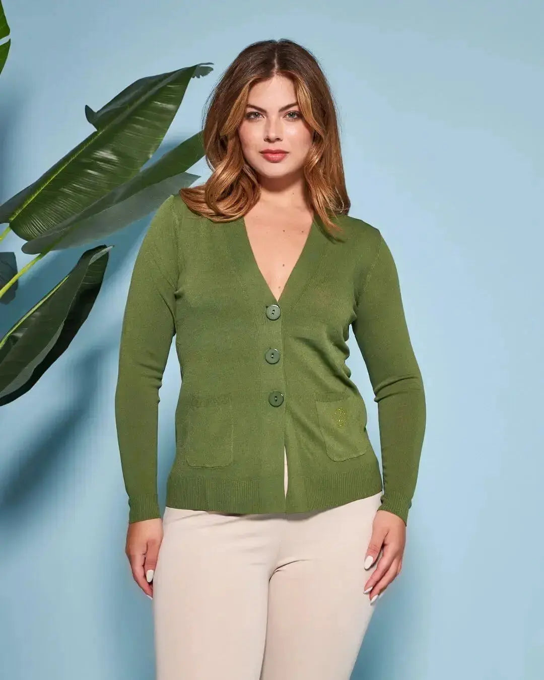 Cardigan scollo a V in maglia di misto viscosa con logo in strass. DORABELLA