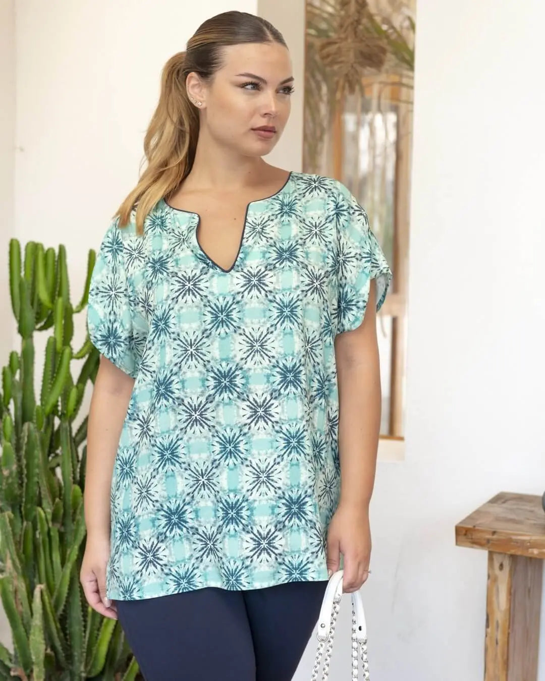 Casacca scollo a V in viscosa con manica kimono AZZURRO DORABELLA PIU' 47