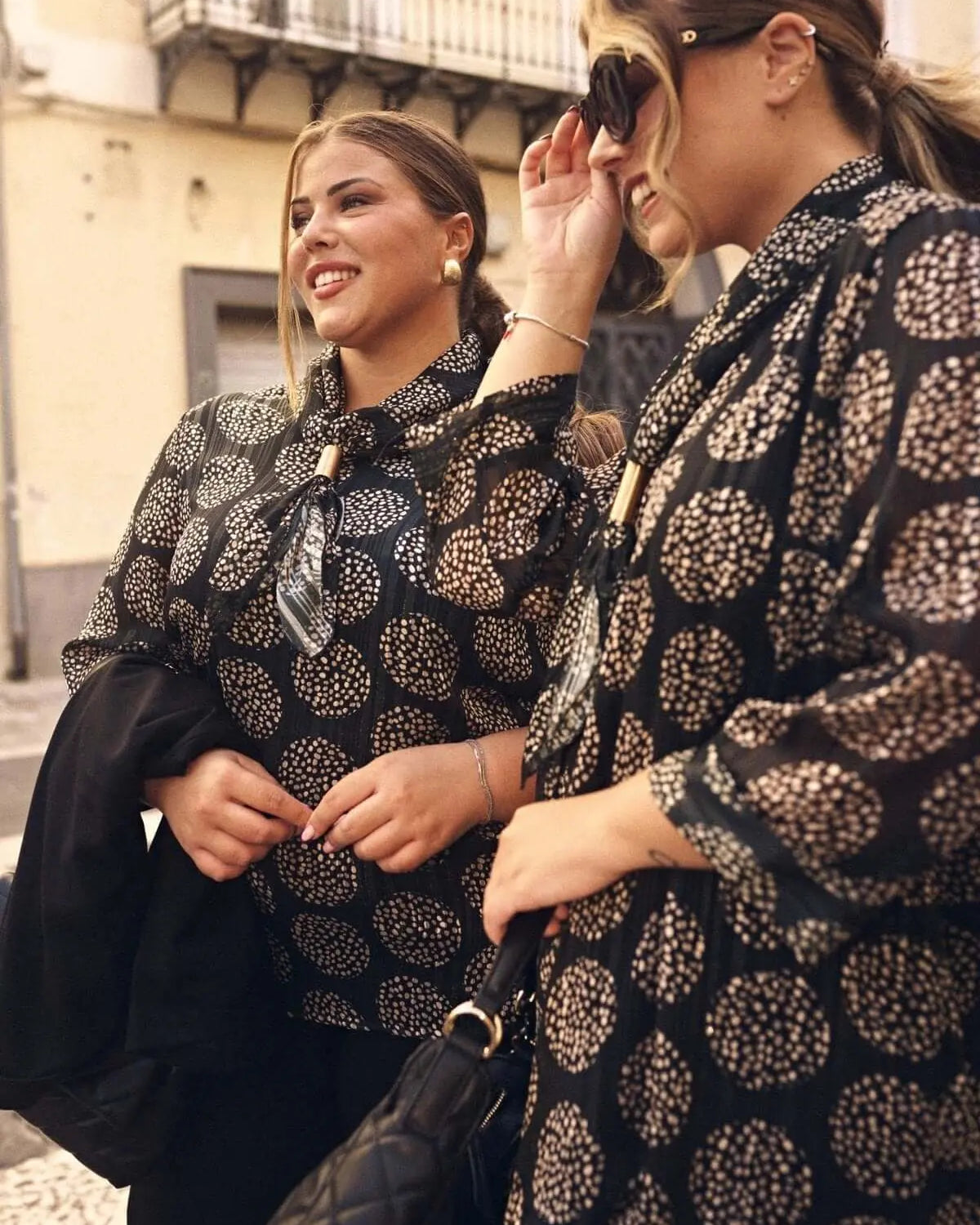 Completo con blusa fantasia e flare pants NERO DORABELLA PIU'