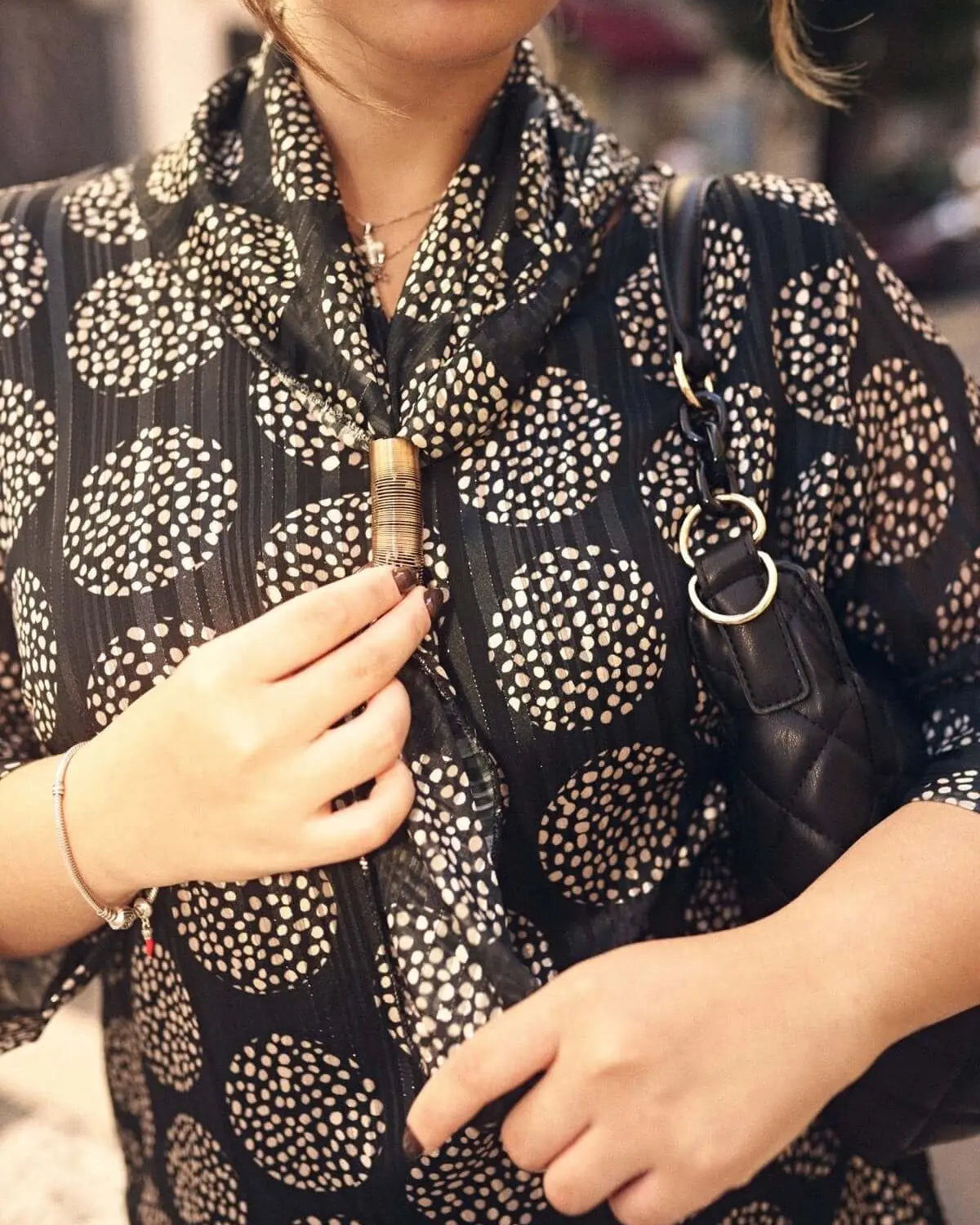 Completo con blusa fantasia e flare pants NERO DORABELLA PIU'