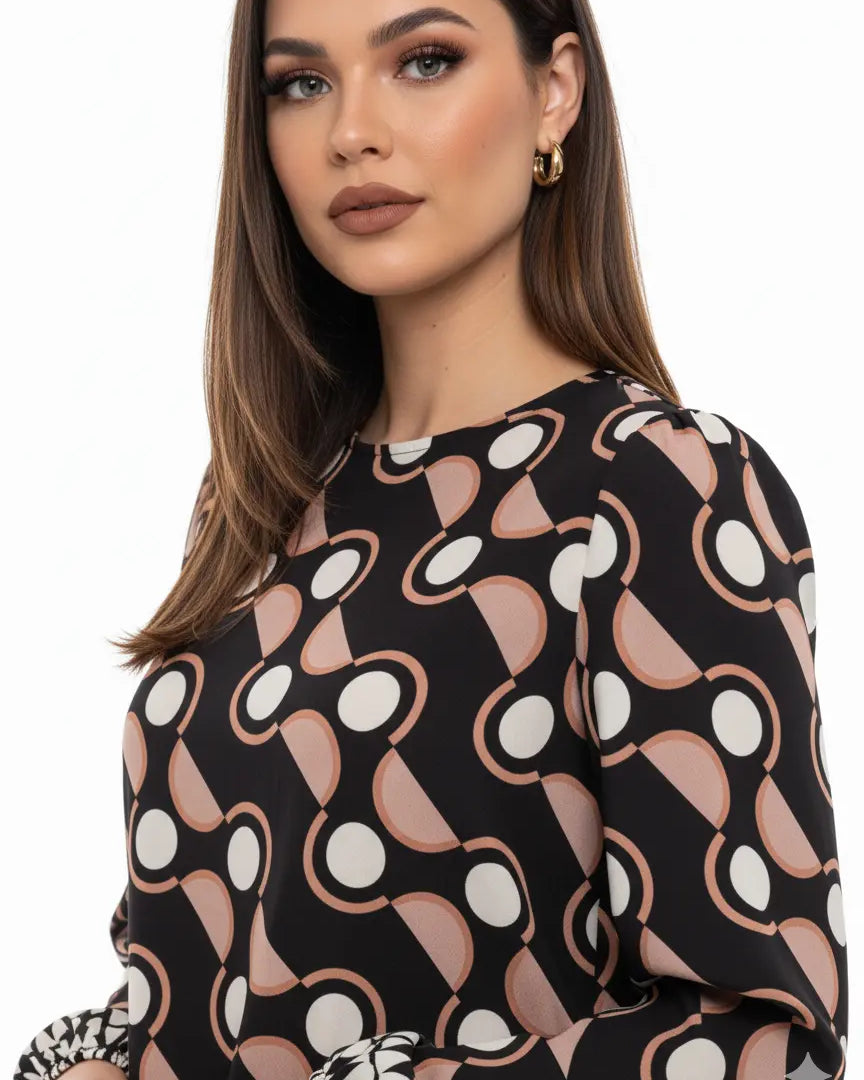 Completo con blusa girocollo fantasia e pantalone in tinta unita DORABELLA