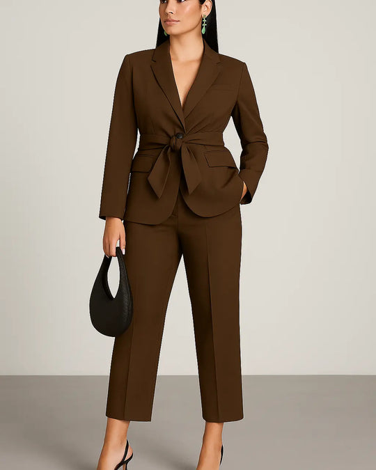 Completo con giacca collo sciallato e fusciacca e pantalone wide leg con bottone Unica by Dorabella