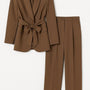 Completo con giacca collo sciallato e fusciacca e pantalone wide leg con bottone Unica by Dorabella Marrone-Taglia-Unica-Fino-alla-46