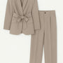 Completo con giacca collo sciallato e fusciacca e pantalone wide leg con bottone Unica by Dorabella Tortora-Taglia-Unica-Fino-alla-46