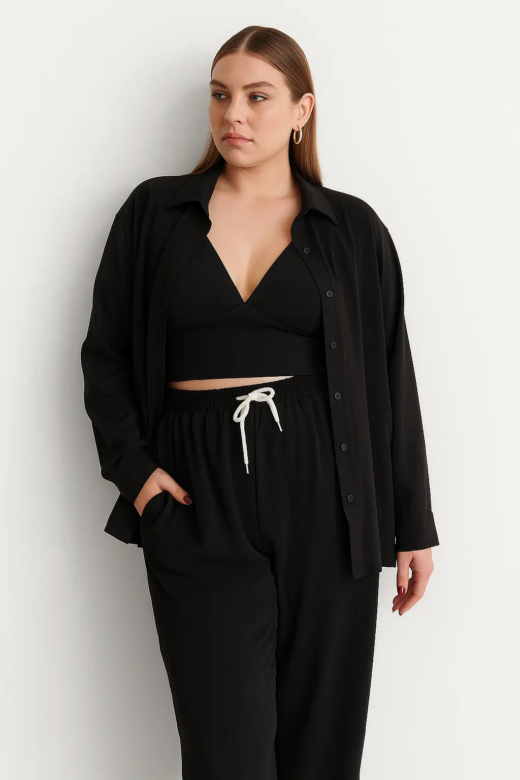 Completo con overshirt , top cropped e jogger palazzo con lacci Unica by Dorabella