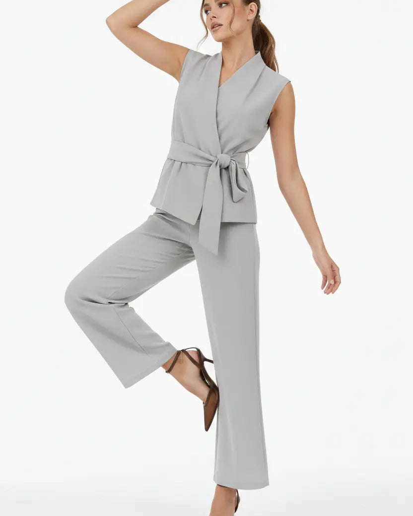 Completo con top scollo a v incrociato con lacci laterali e jogger a palazzo Unica by Dorabella