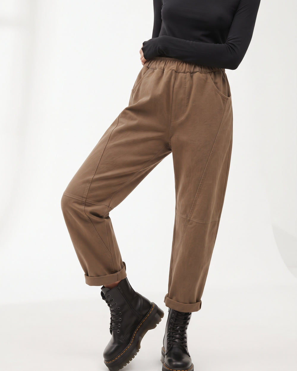 Pantalone in felpa con tagli