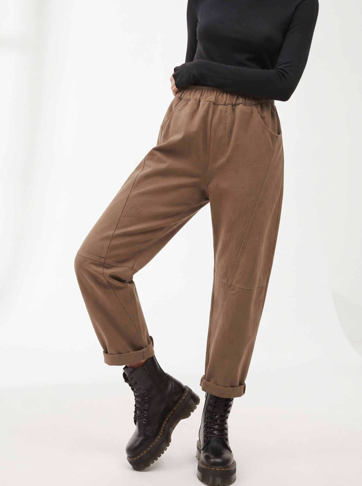 Pantalone in felpa con tagli