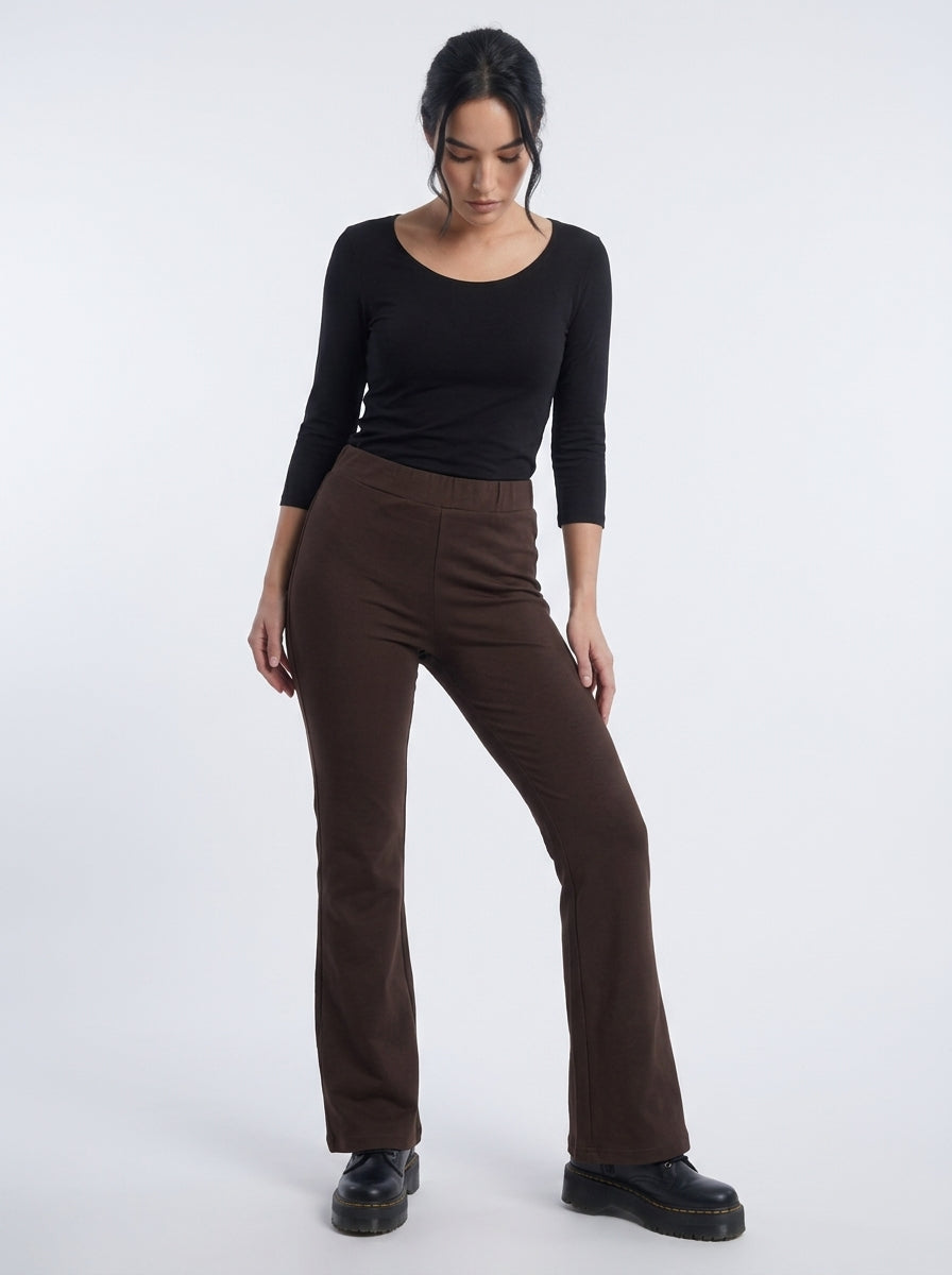 Pantalone flare