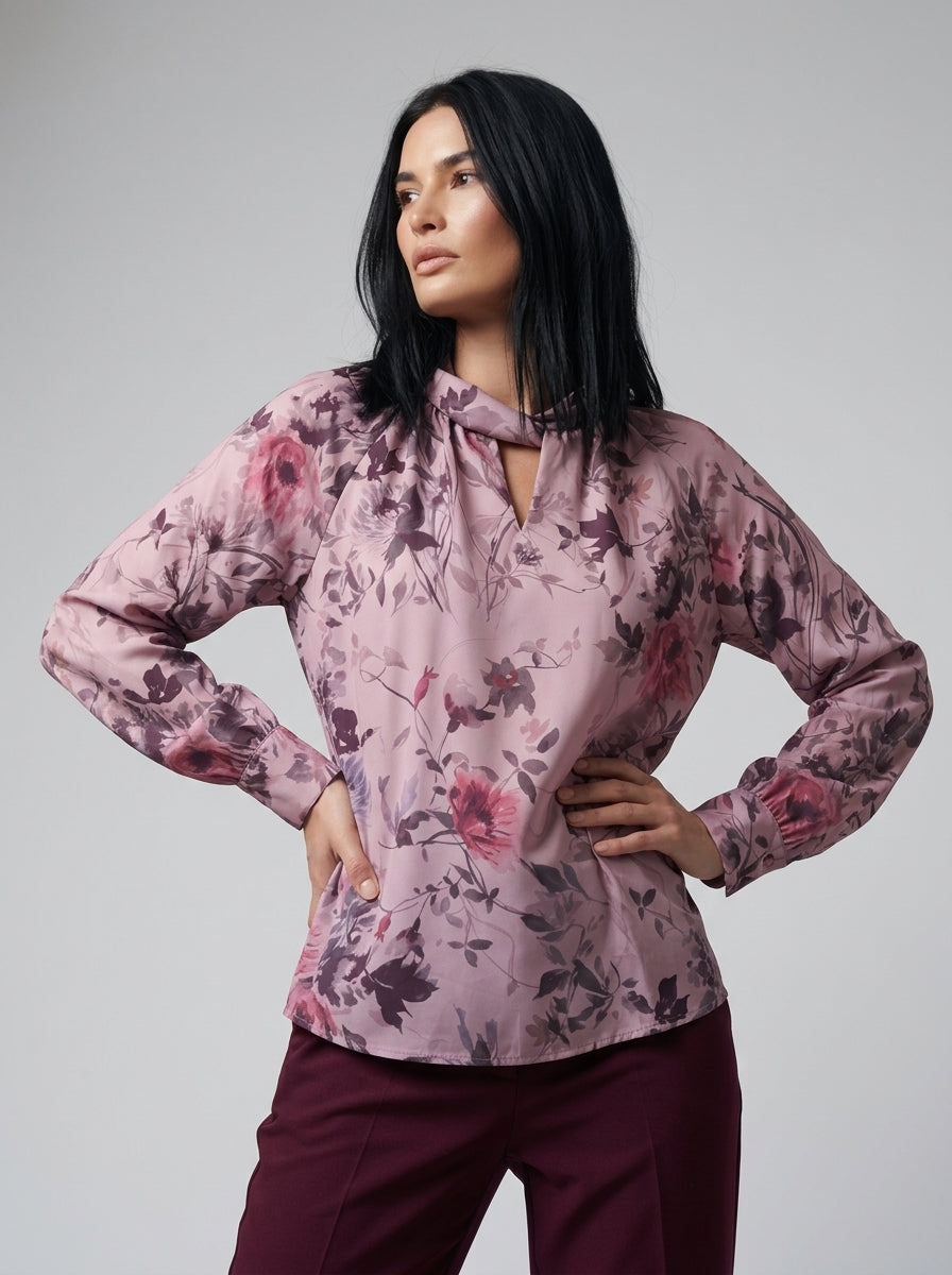 Blusa con collo intrecciato