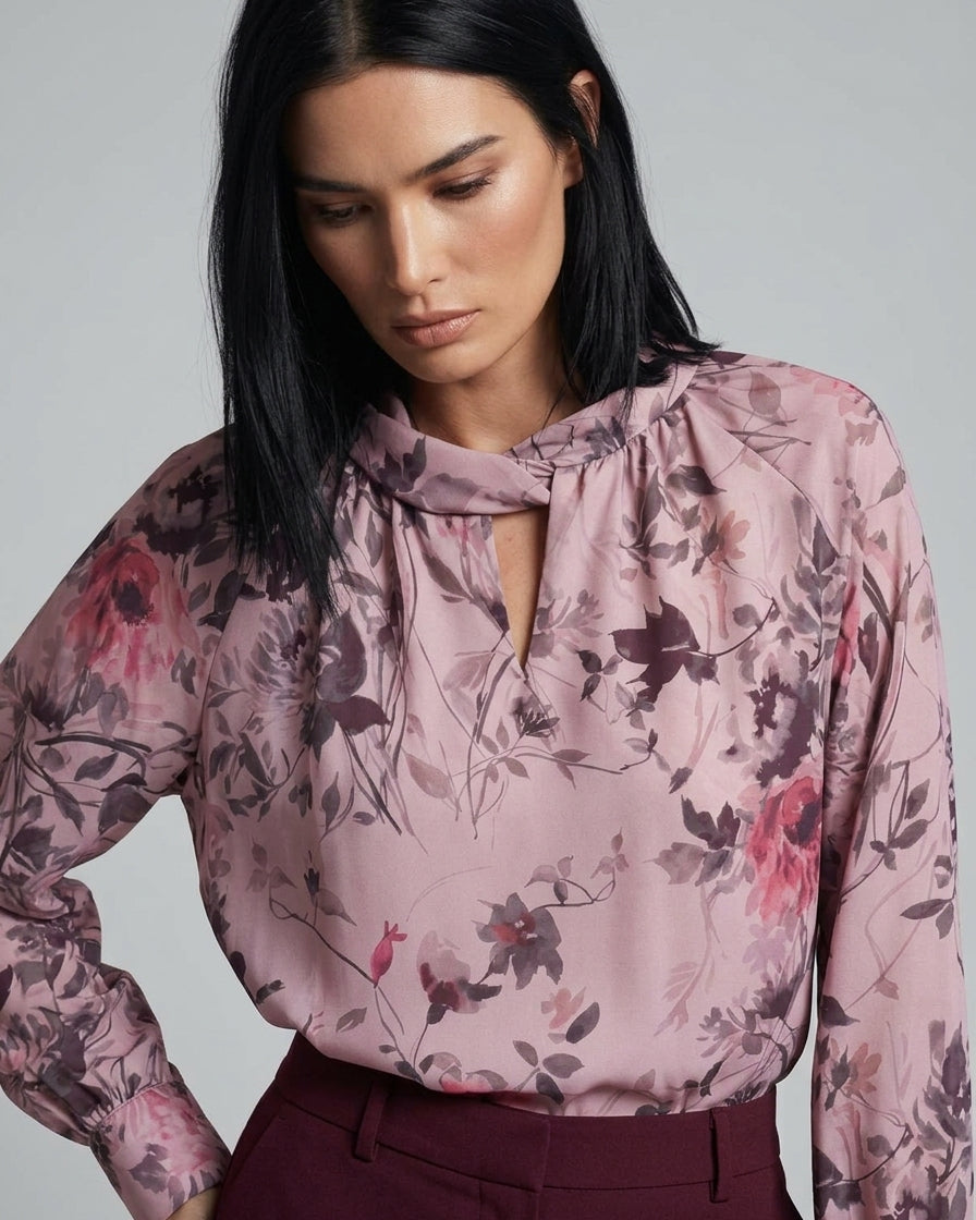 Blusa con collo intrecciato