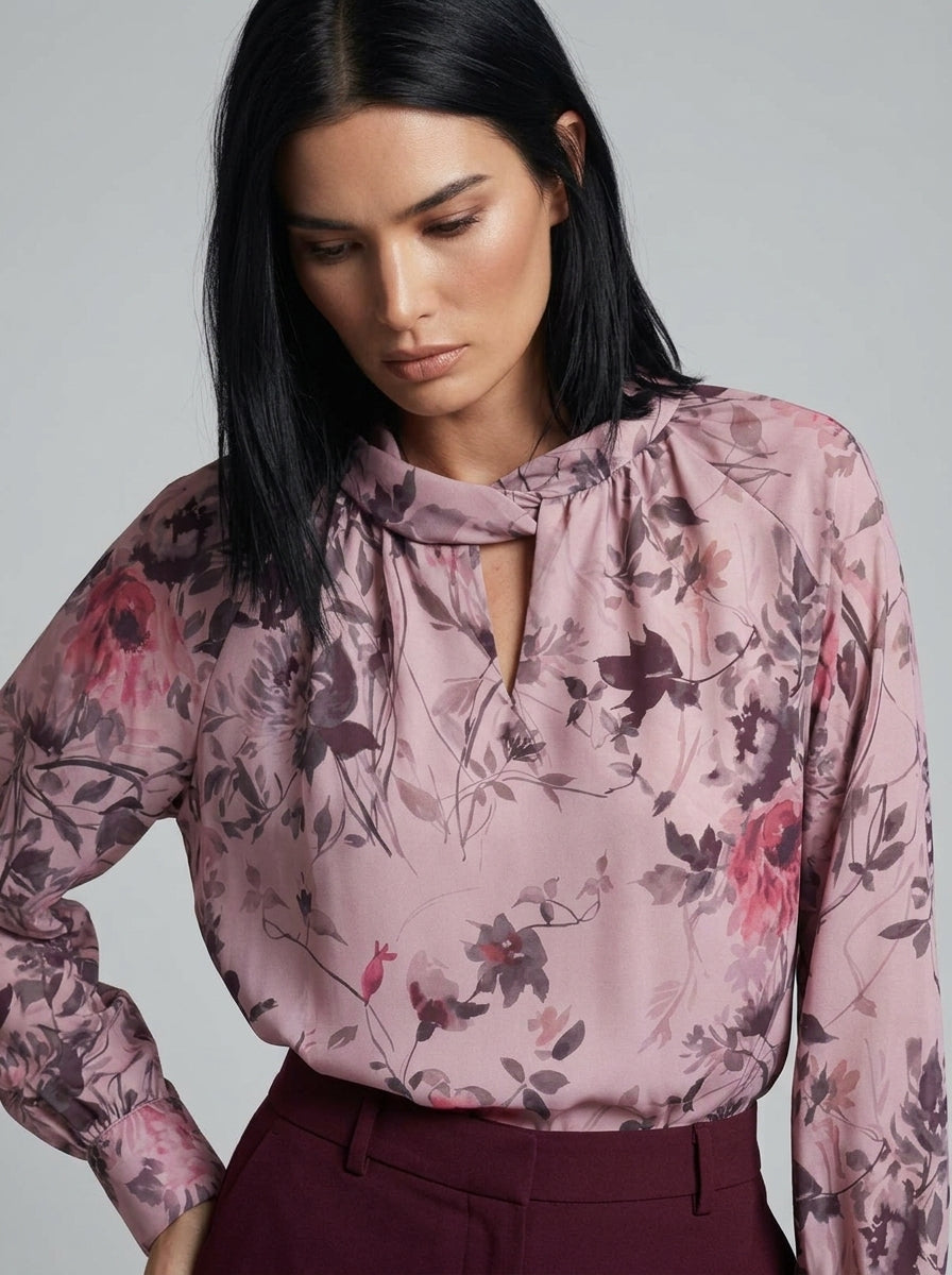 Blusa con collo intrecciato