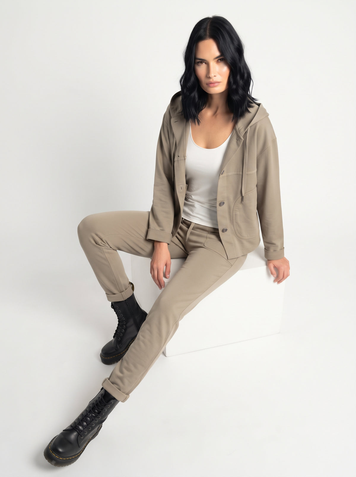 Pantalone con tasche frontali