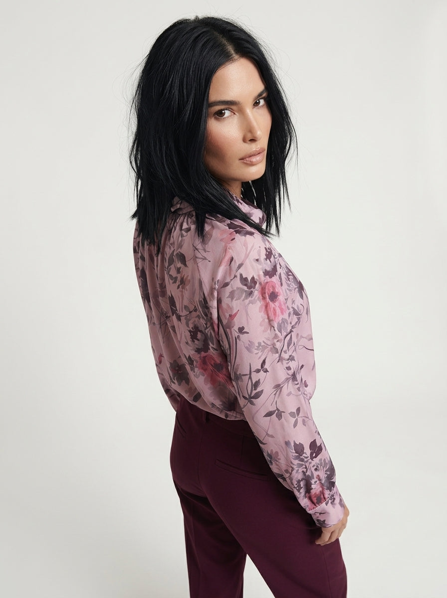 Blusa con collo intrecciato