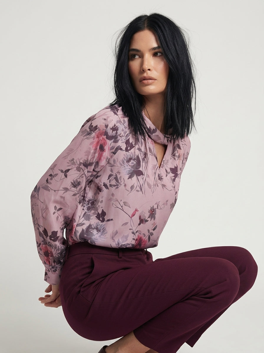 Blusa con collo intrecciato