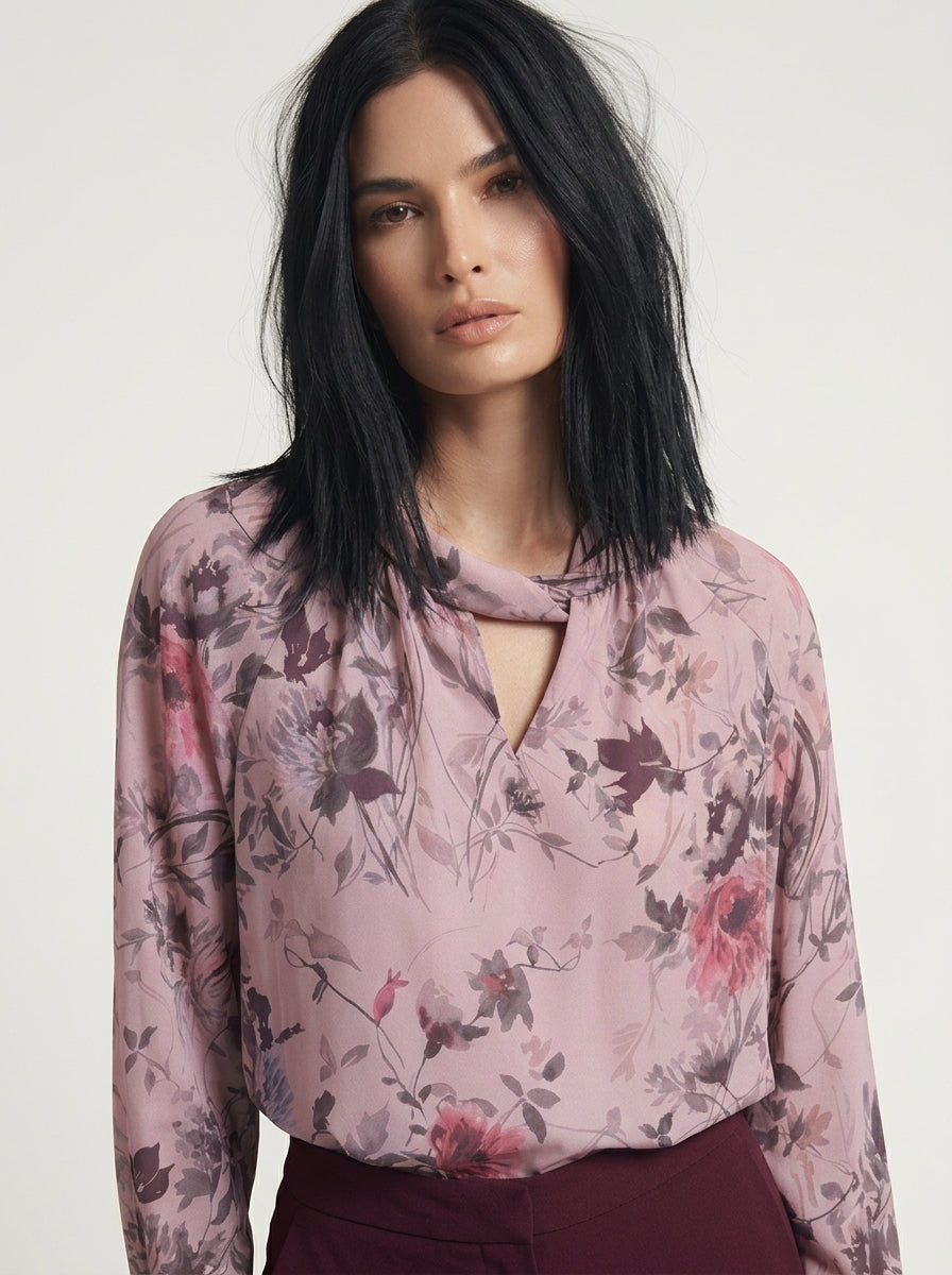 Blusa con collo intrecciato