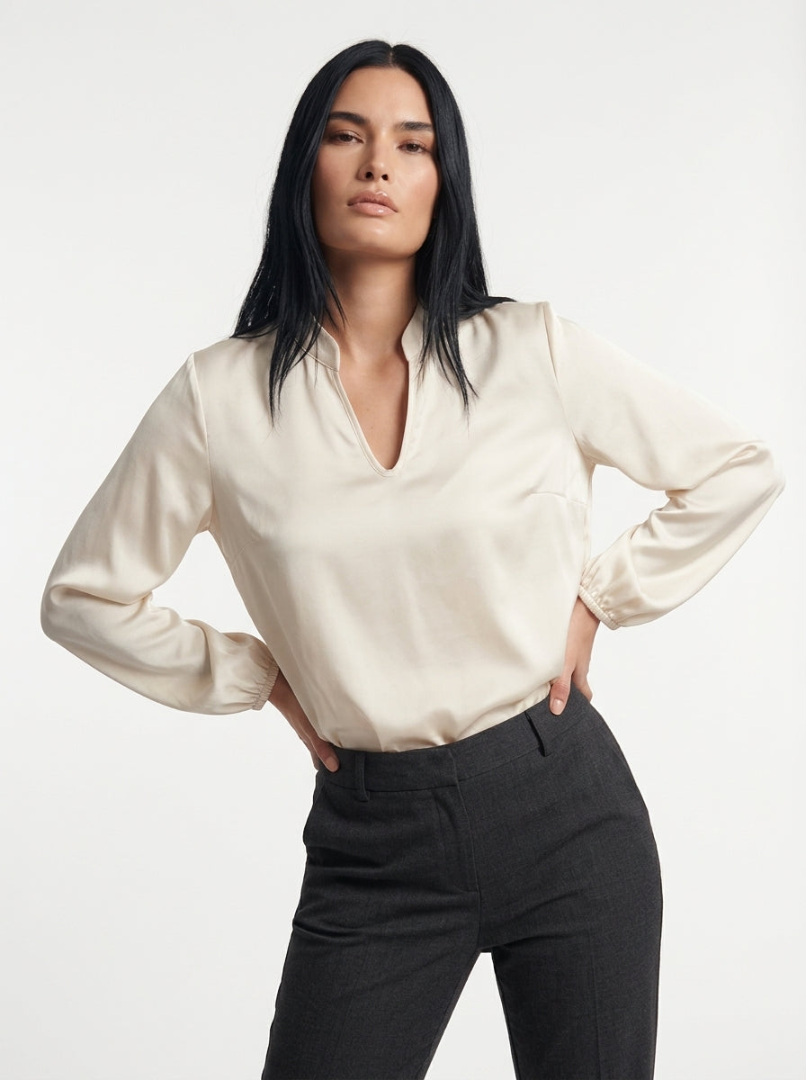 Blusa fluida con scollo a V