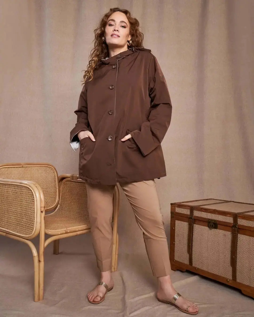 Giubbino in nylon con cappuccio e profili a contrasto CARAMELLO DORABELLA PIU' 49