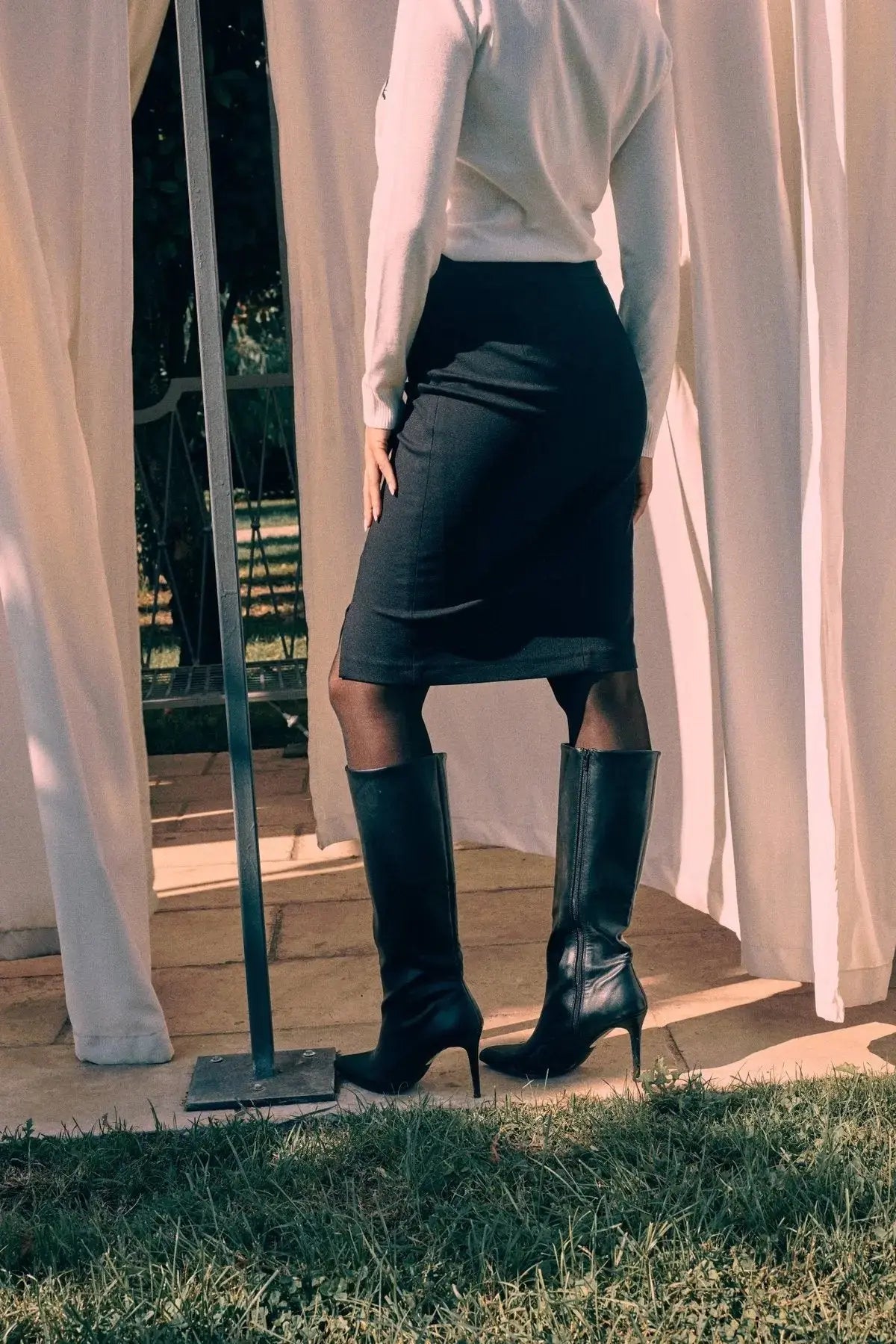 Gonna a tubino con tagli e spacchi frontali DORABELLA