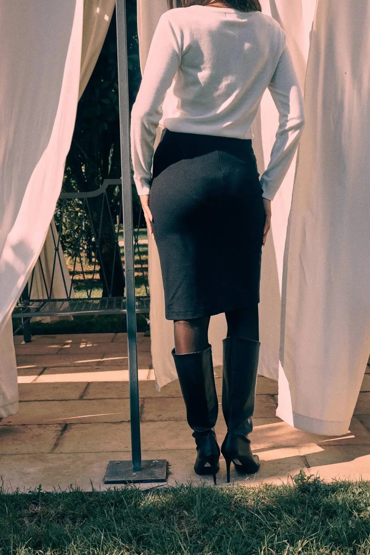 Gonna a tubino con tagli e spacchi frontali DORABELLA