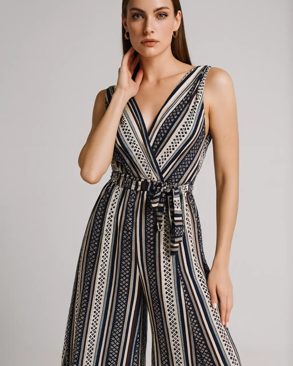 Jumpsuit ampia con scollo a "V" incrociato e fusciacca in vita Unica by Dorabella