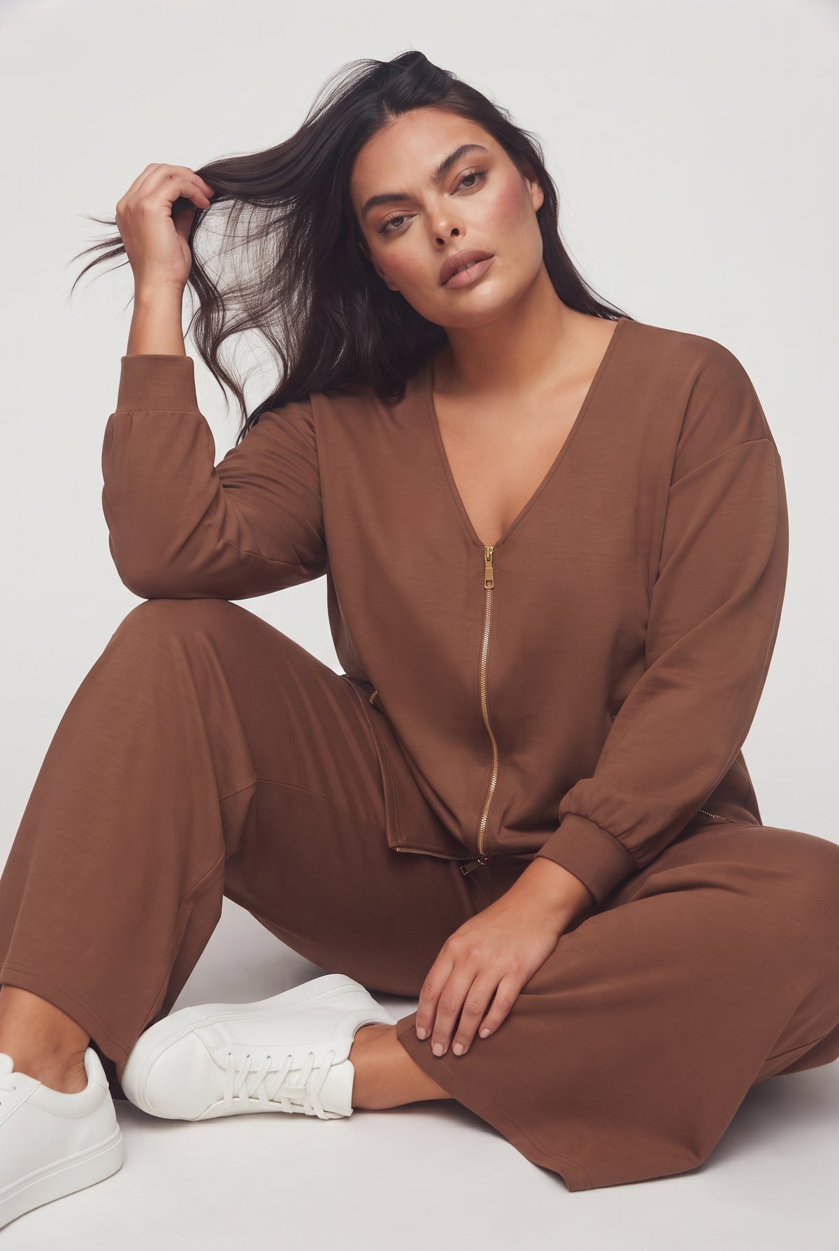 Coordinato felpa scollo a V e pantalone palazzo