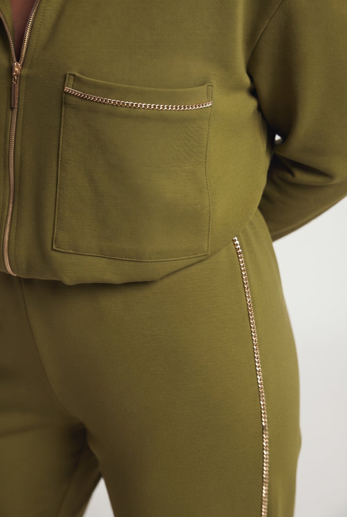 Coordinato felpa e pantalone con microchain