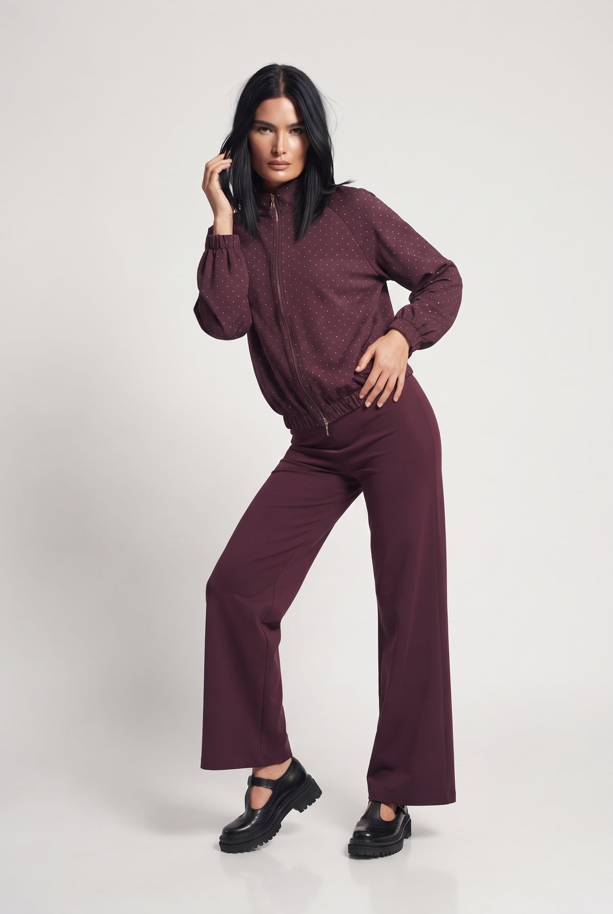Coordinato felpa e pantalone full strass