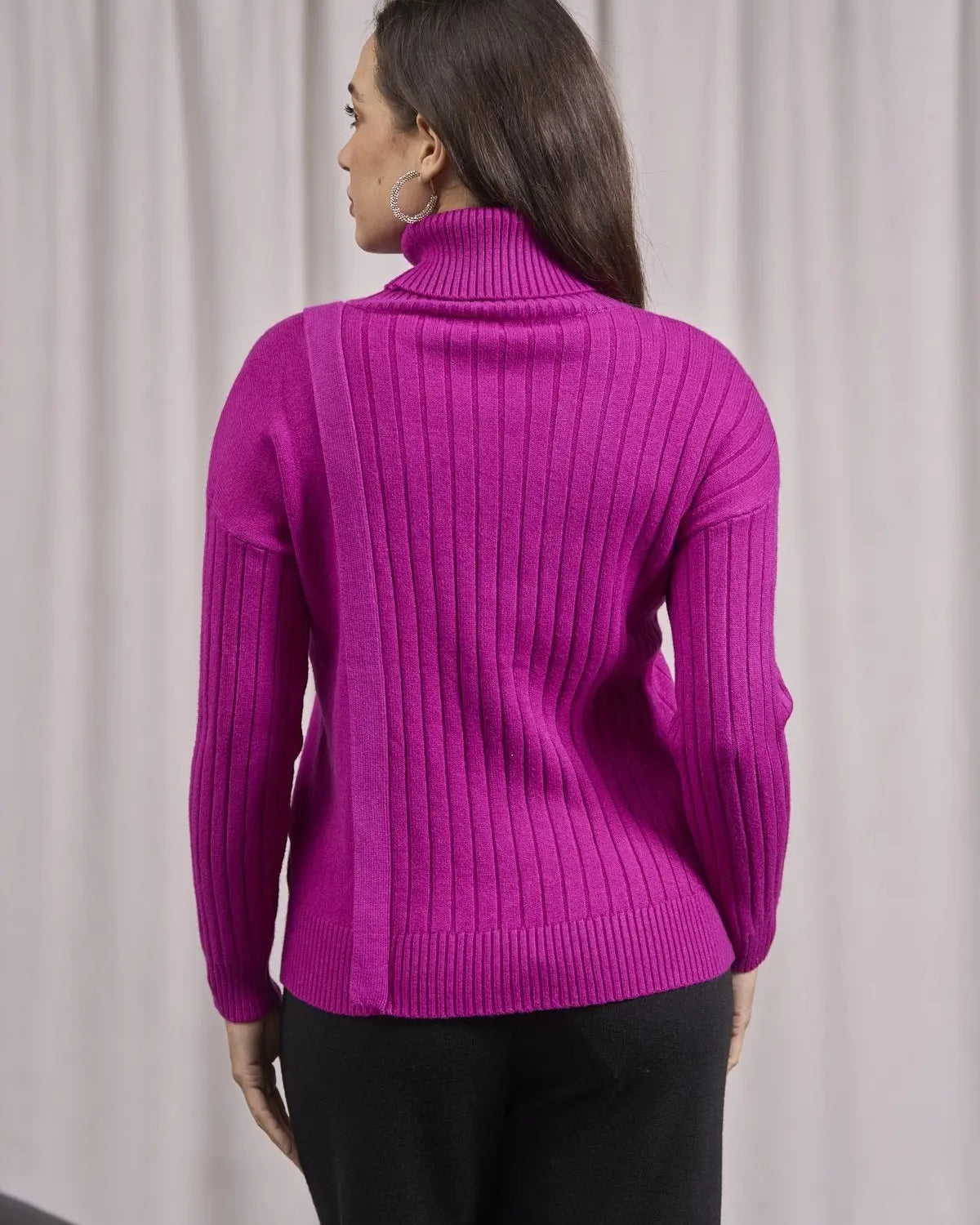Maglia a collo alto con bottoni laterali MAGENTA DORABELLA