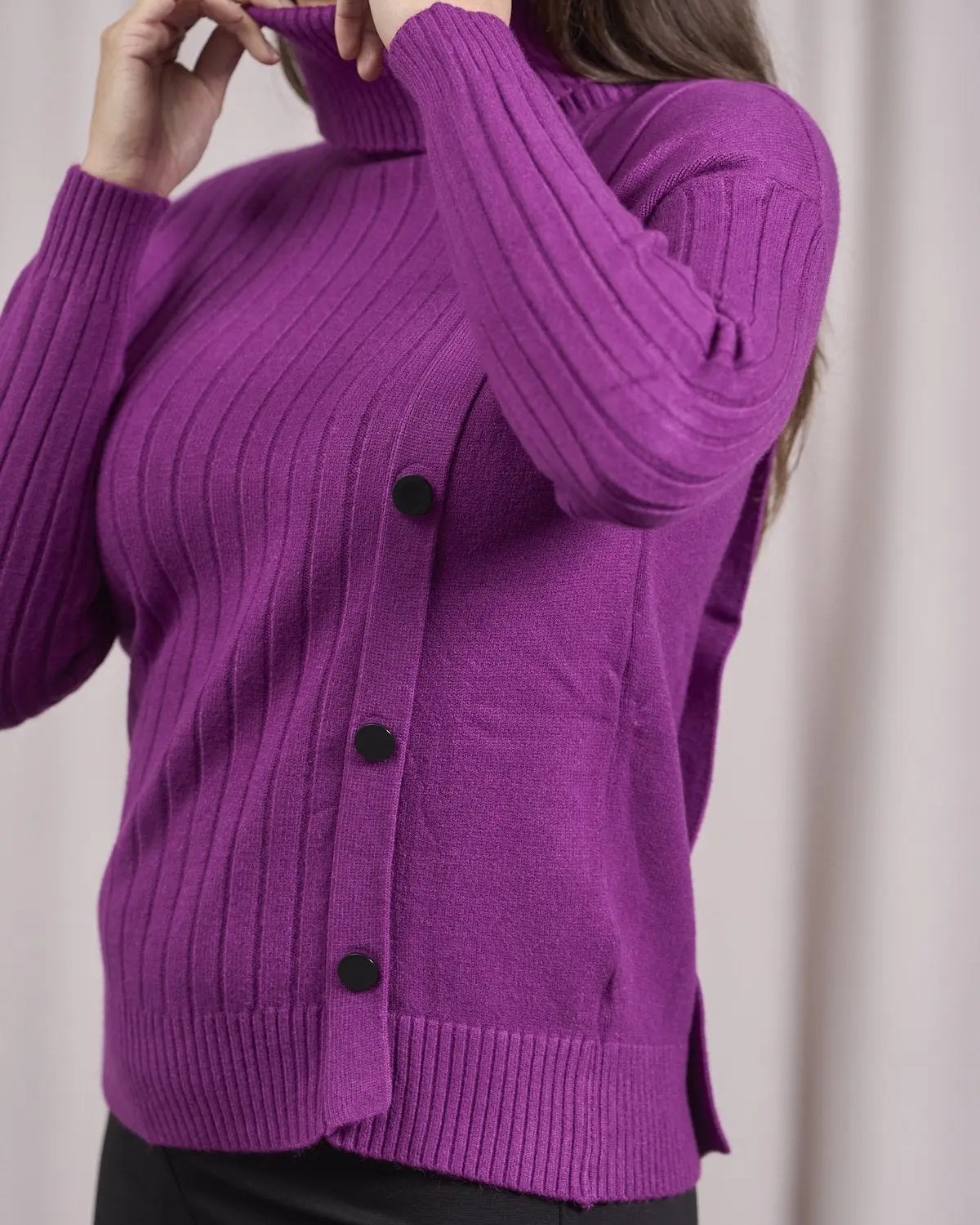 Maglia a collo alto con bottoni laterali ORCHIDEA DORABELLA