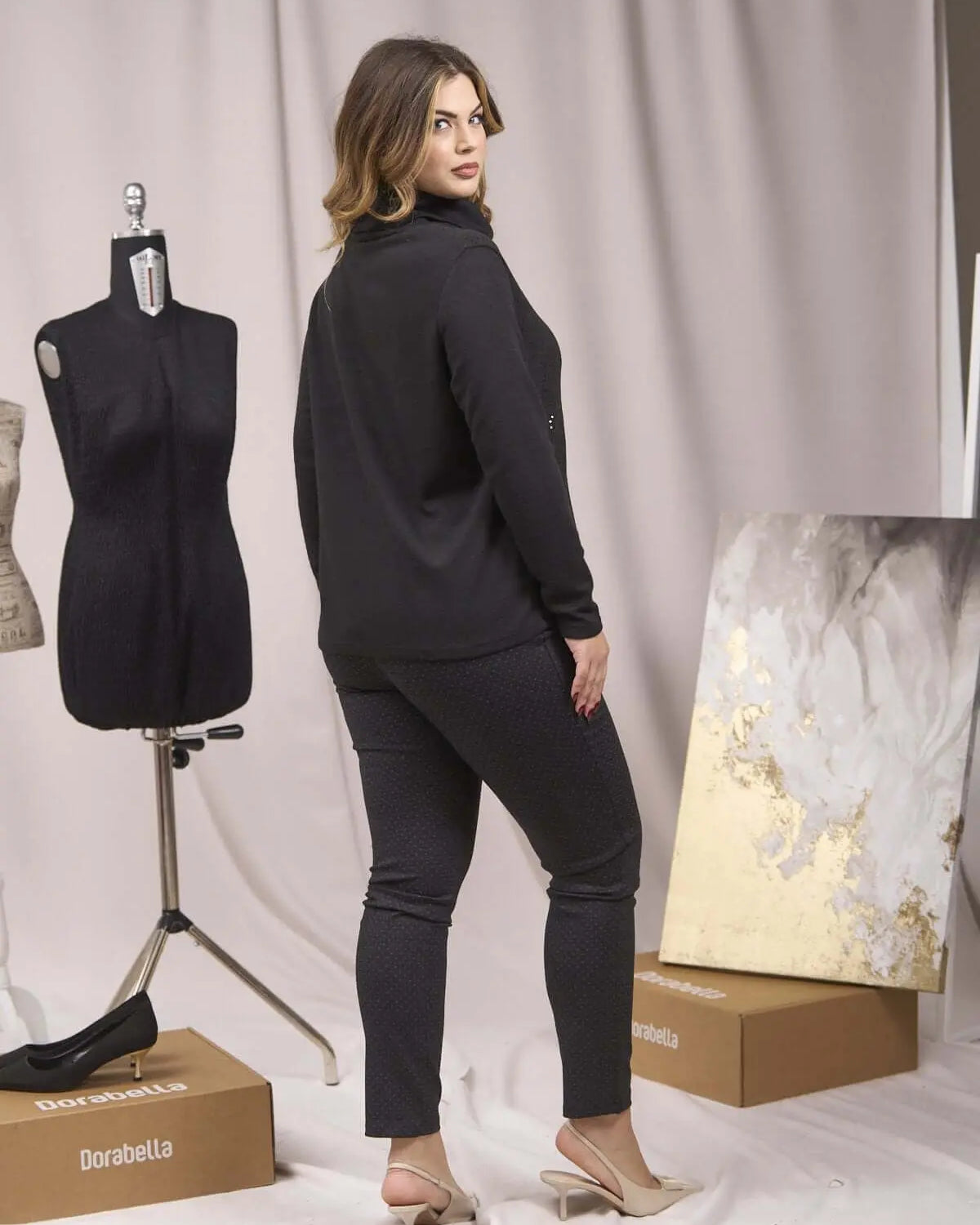 Maglia a collo alto con paillettes ricamate NERO DORABELLA