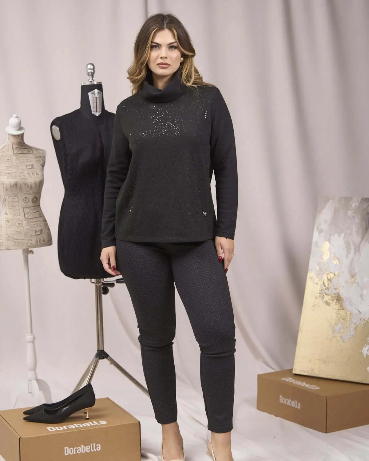 Maglia a collo alto con paillettes ricamate NERO DORABELLA