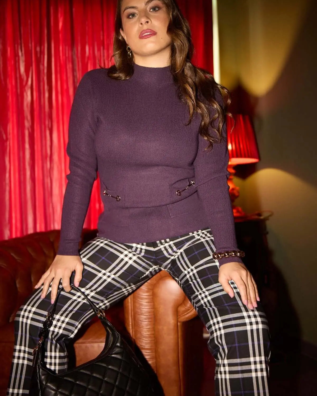 Maglia a collo alto con tasche e morsetti PRUGNA DORABELLA