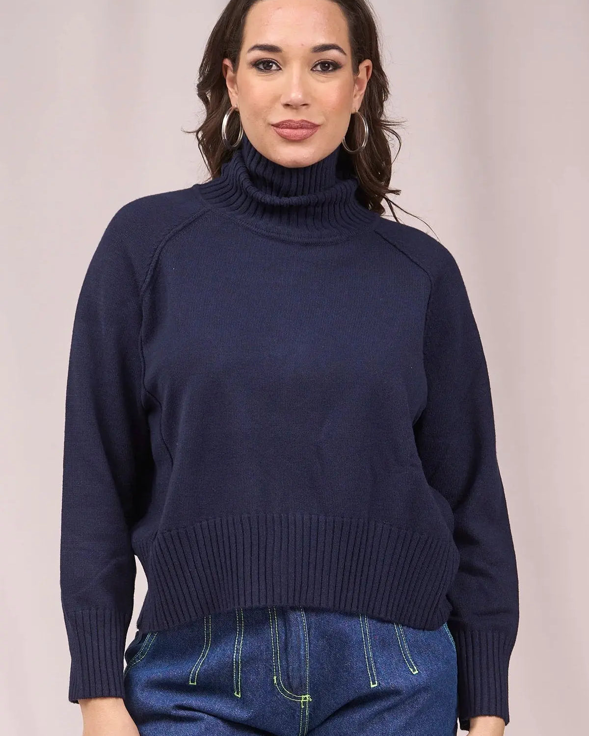 Maglia a collo alto, manica raglan e costine BLU IRONICA