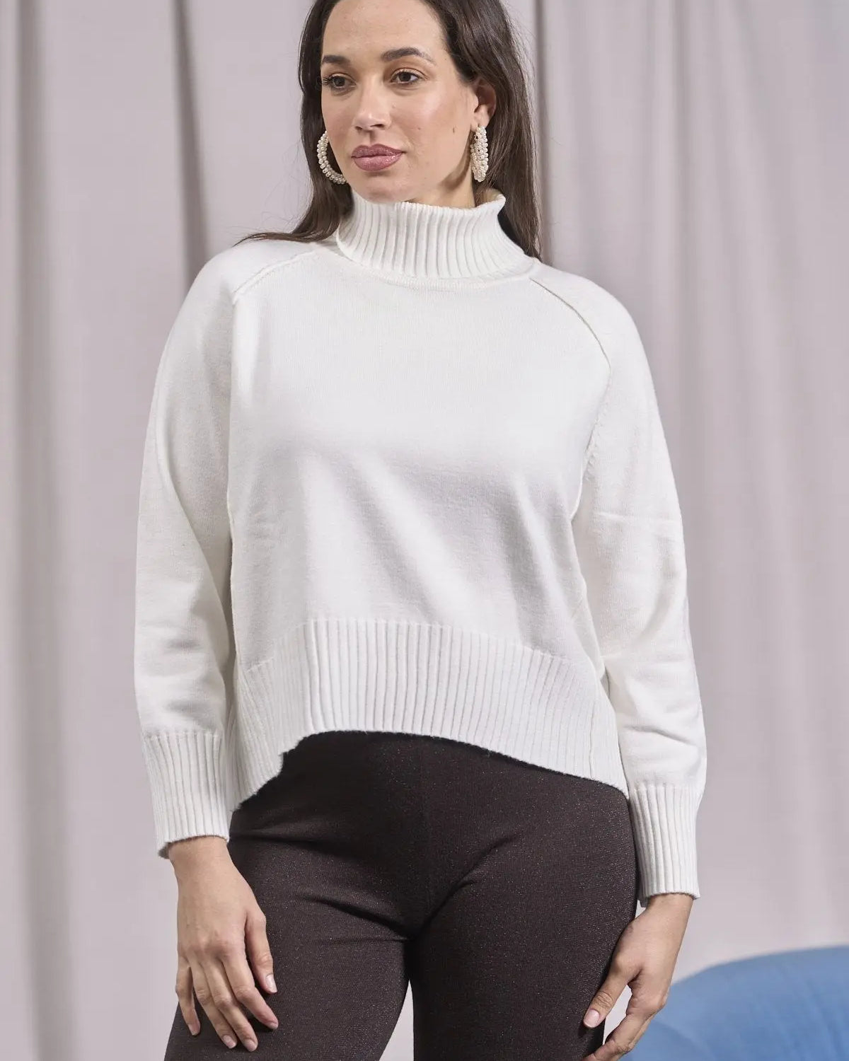 Maglia a collo alto, manica raglan e costine OFF WHITE IRONICA