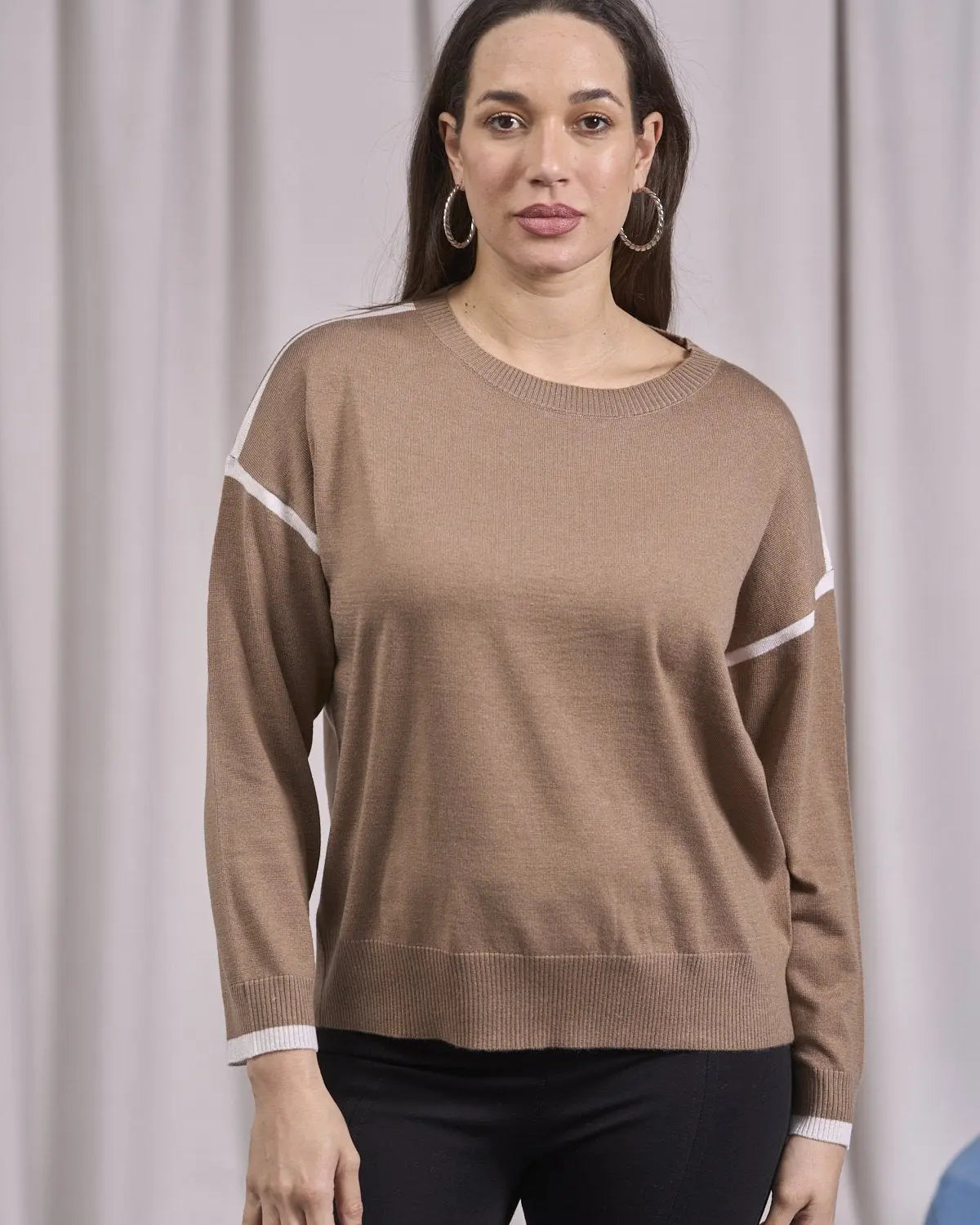 Maglia a girocollo con contorni a contrasto CAMMELLO IRONICA