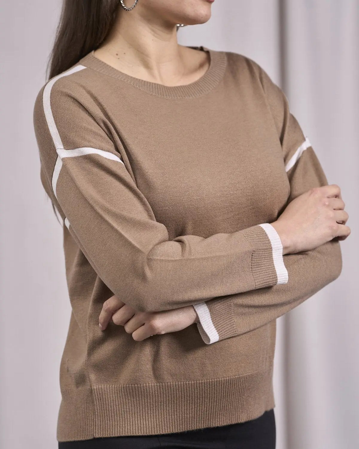 Maglia a girocollo con contorni a contrasto CAMMELLO IRONICA