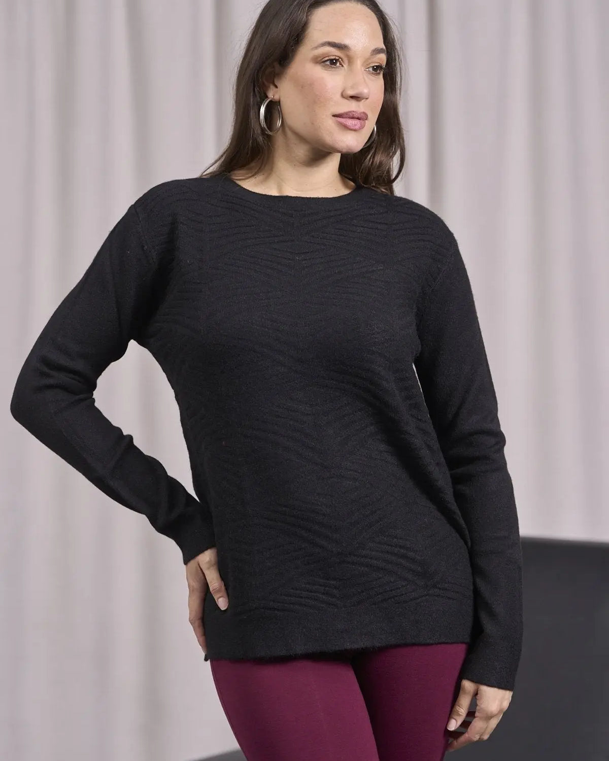 Maglia a girocollo con motivo frontale NERO DORABELLA