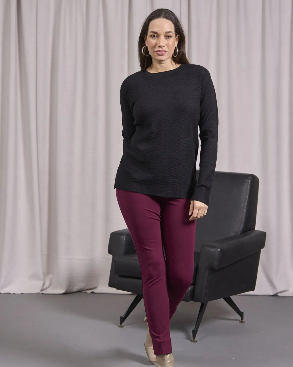 Maglia a girocollo con motivo frontale NERO DORABELLA