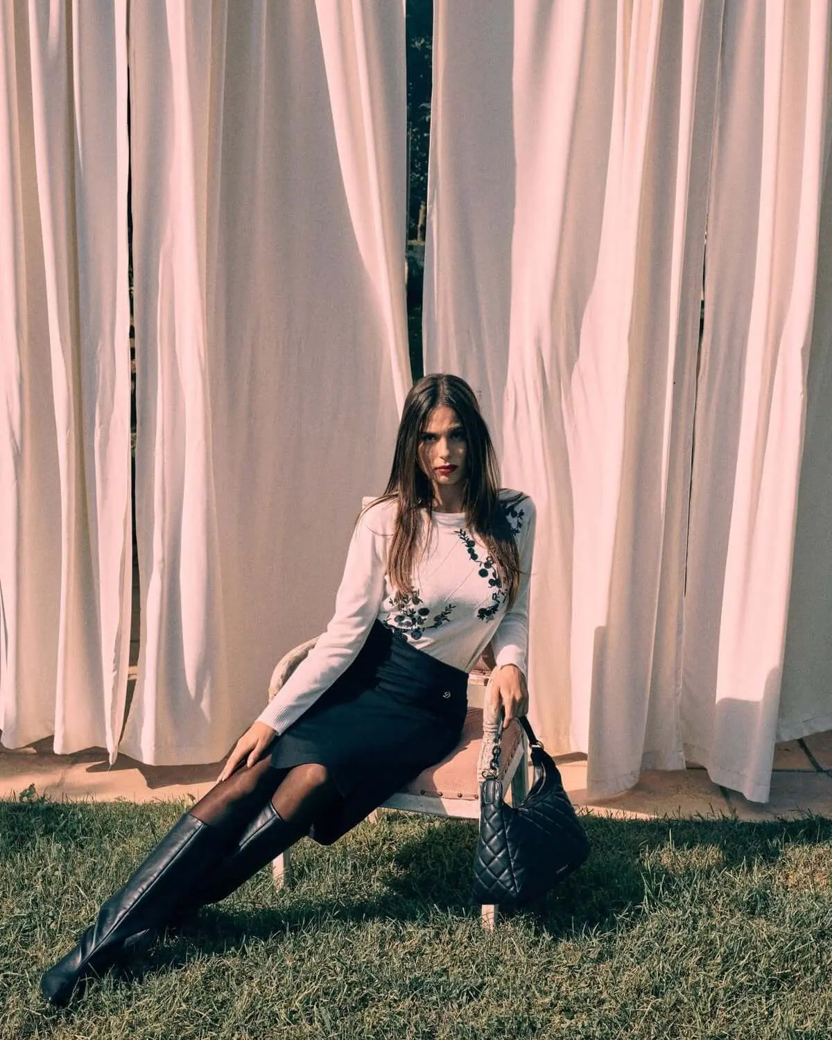 Maglia a girocollo con ricami frontali in paillettes OFF WHITE DORABELLA