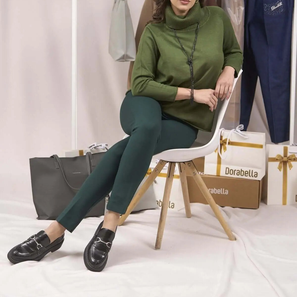 Maglia a manica raglan con collo alto MILITARE DORABELLA PIU' L-XL