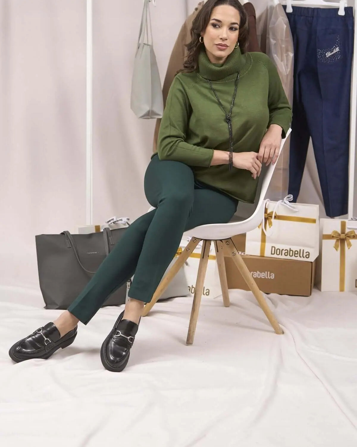 Maglia a manica raglan con collo alto MILITARE DORABELLA PIU' L-XL