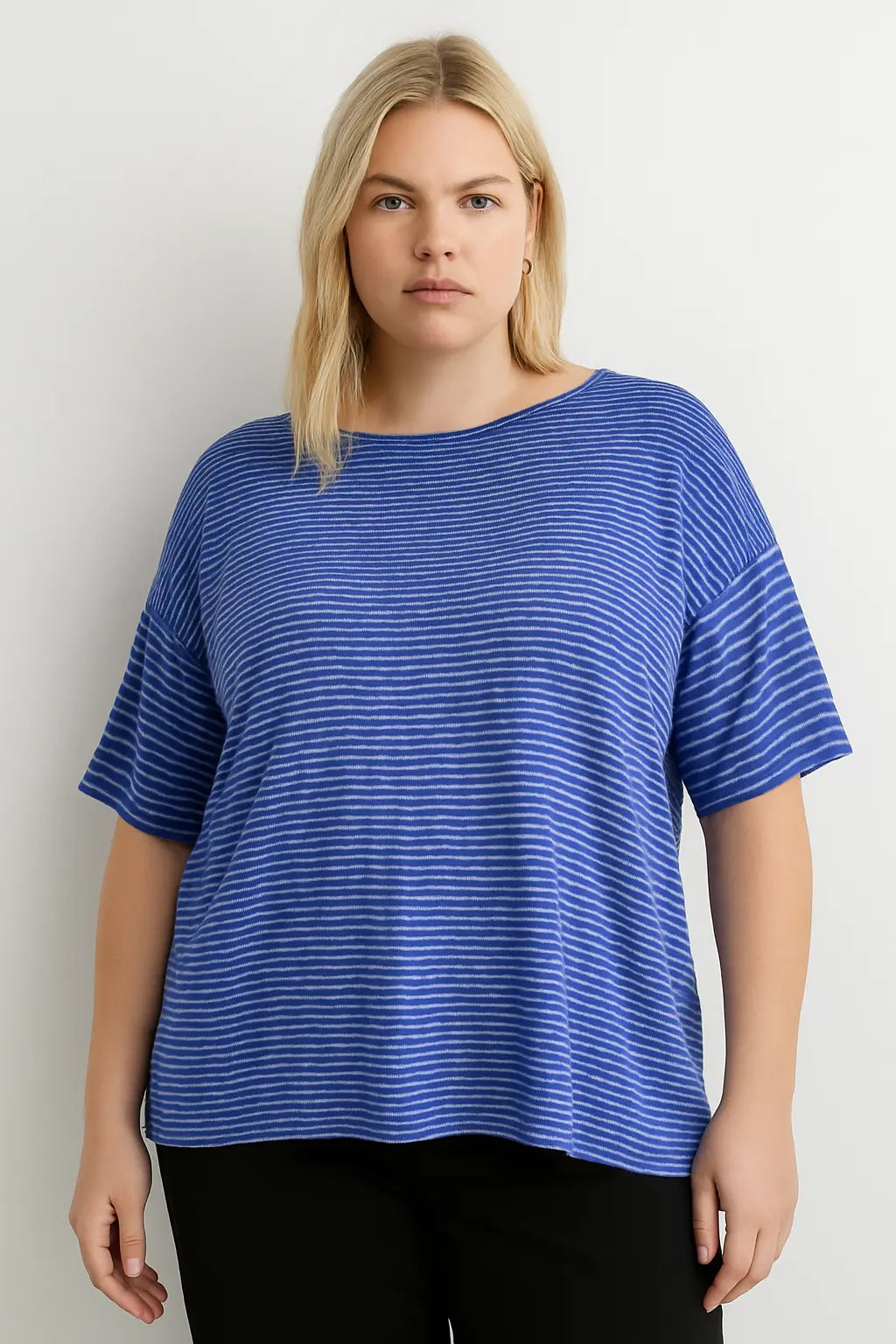 Maglia a maniche corte in filato di lino fiammato e rigato tinta unita. BLUE NAVY IRONICA