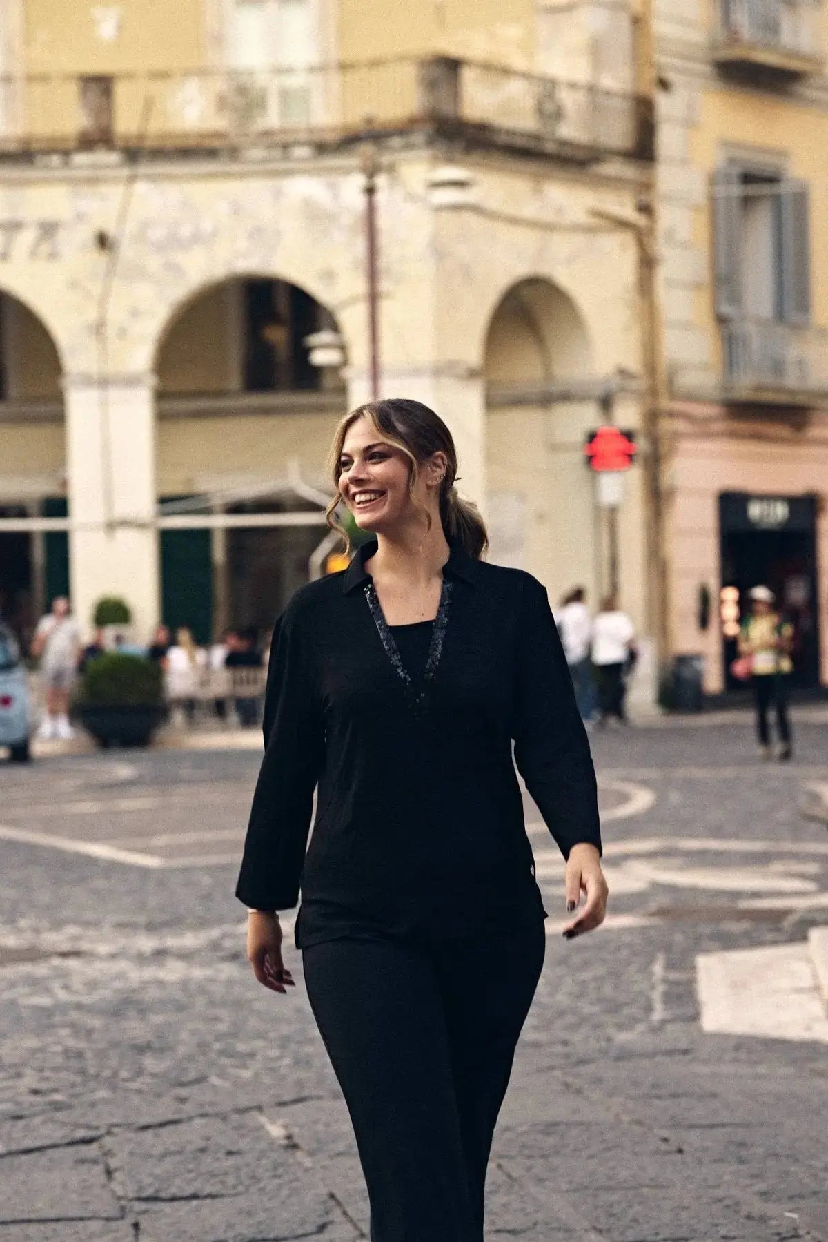 Maglia a maniche lunghe con scollo a V con inserto in paillettes tono su tono NERO DORABELLA PIU' XXXL