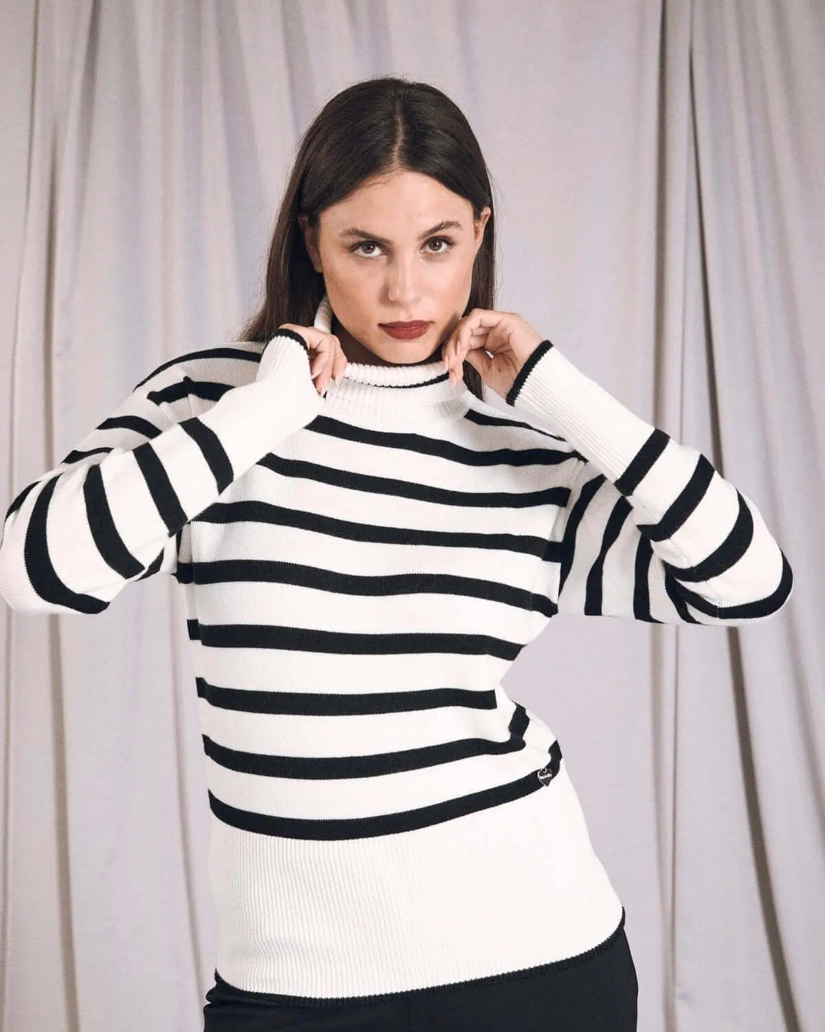 Maglia a righe con collo alto risvoltato NERO DORABELLA XL