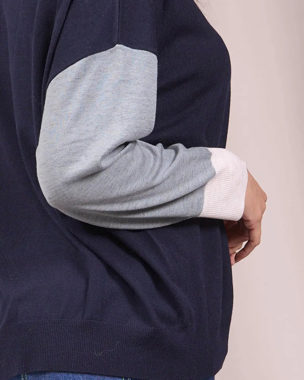 Maglia a scollo a V con inserti a contrasto BLU IRONICA