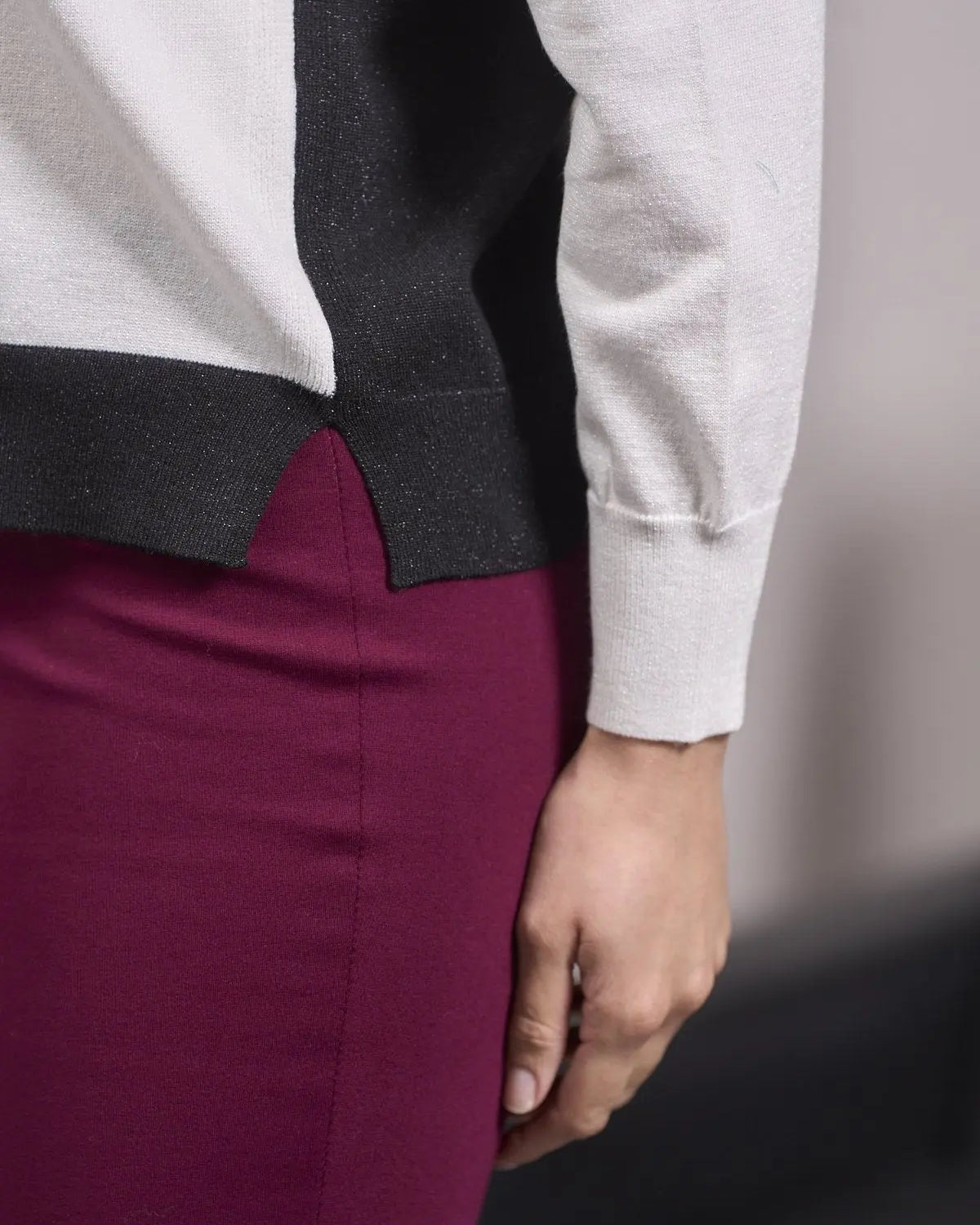 Maglia bicolor con righe frontali NERO-PANNA DORABELLA